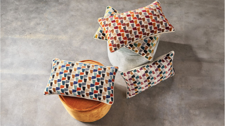 Coussin de canapé en velours à motifs graphiques , Paddington