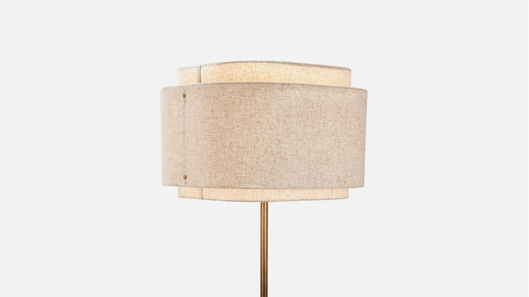 Lampadaire TAKAI en textile et laiton | Design élégant
