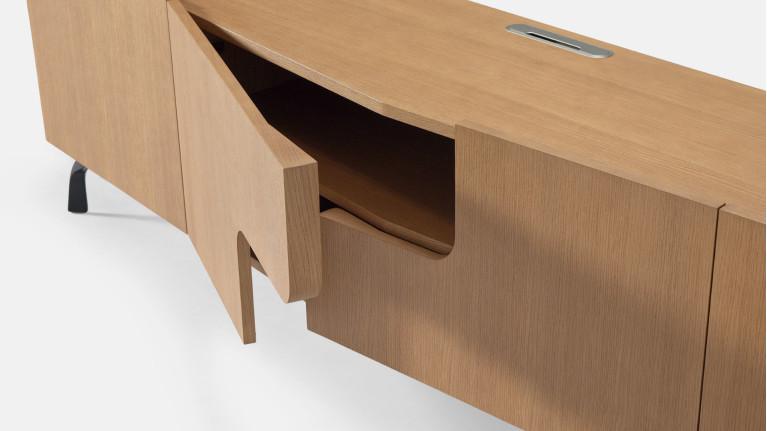 Meuble TV JADE avec rangements intégrés et piètement métal