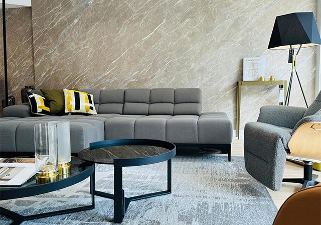 Laissez-vous inspirer par nos canapés, tables basses ainsi que notre déco pour créer un intérieur plein de style !